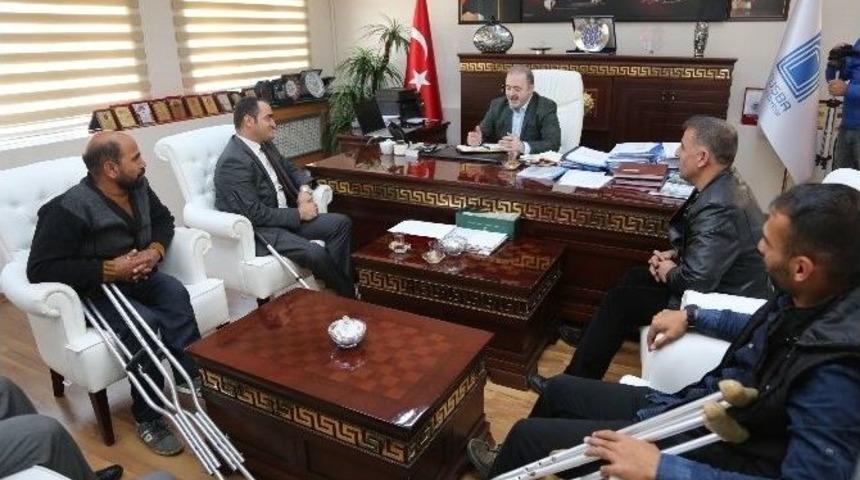 Engelli Sporculardan Başkan &Ouml;zg&ouml;k&ccedil;e&rsquo;ye Teşekk&uuml;r Ziyareti