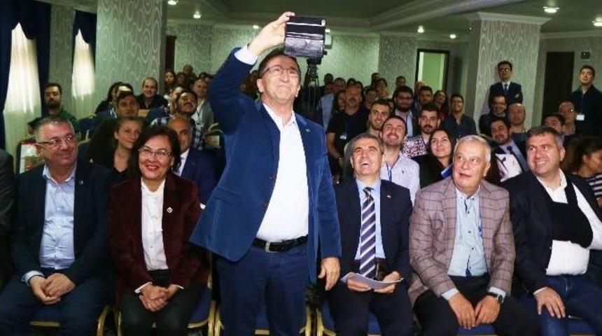 Edremit&rsquo;te &lsquo;sosyal Medya &Ccedil;alıştayı&rsquo; Yapıldı