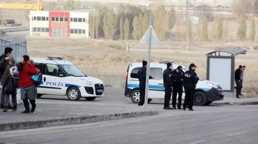 Erzurum Polisinden Okul &Ouml;nlerinde Uygulama