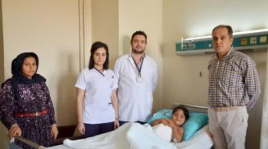 K&uuml;&ccedil;&uuml;k Kız Ameliyatla Sağlığına Kavuştu