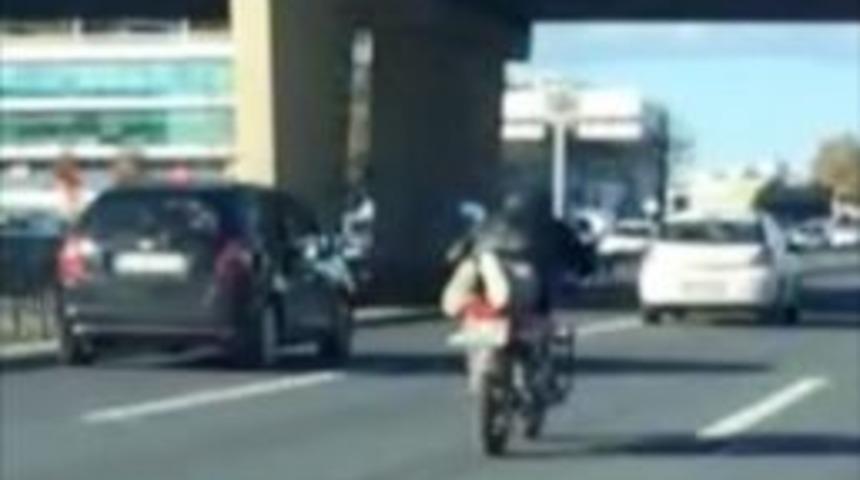 Motosiklet S&uuml;r&uuml;c&uuml;s&uuml; &Ouml;l&uuml;me Meydan Okudu