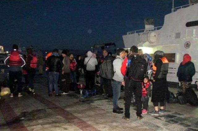 Çeşme'de Lastik Botta 42 Kaçak Yakalandı