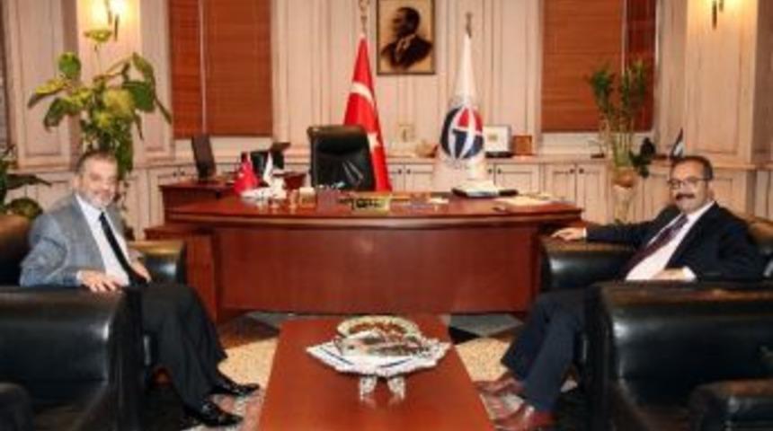 Rekt&ouml;r Dereliden Rekt&ouml;r G&uuml;r&rsquo;e Ziyaret