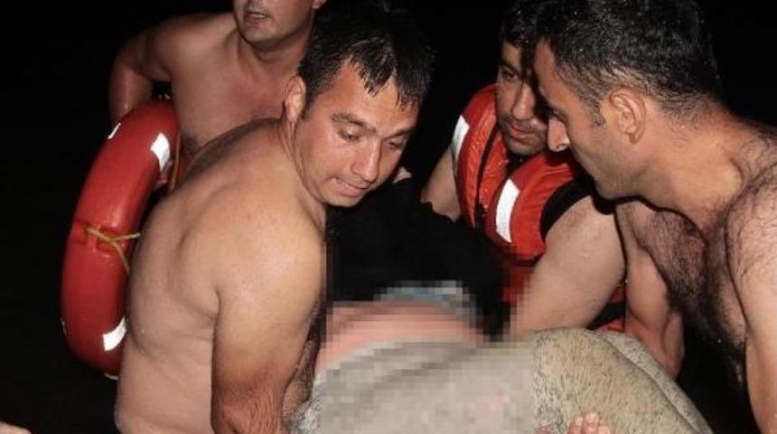 Baraj G&ouml;l&uuml;ne Atlayan Kadını Vatandaşlar Kurtardı