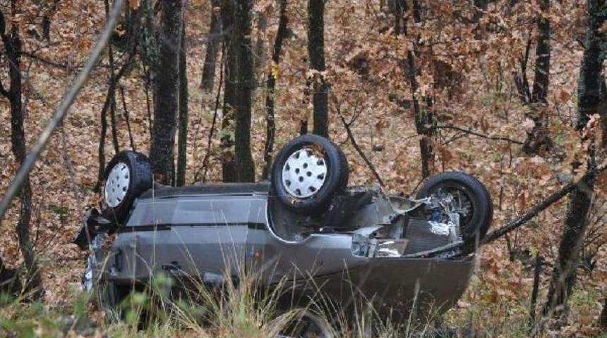 Kaza Yapan Ara&ccedil;ta Sıkıştı, Havaya Ateş Ederek Bulunmasını Sağladı
