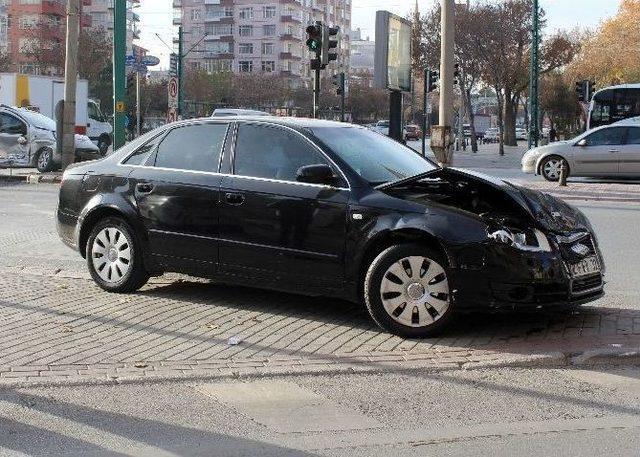 Konya’da Trafik Kazası: 3 Yaralı