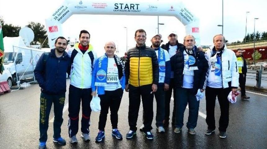 Başkan İmamoğlu, Maratonda Omurilik Fel&ccedil;lileri İ&ccedil;in Koştu