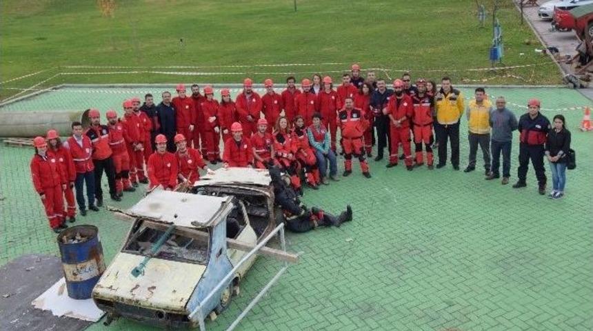 D&uuml;zce &Uuml;niversitesinde Deprem Tatbikatı