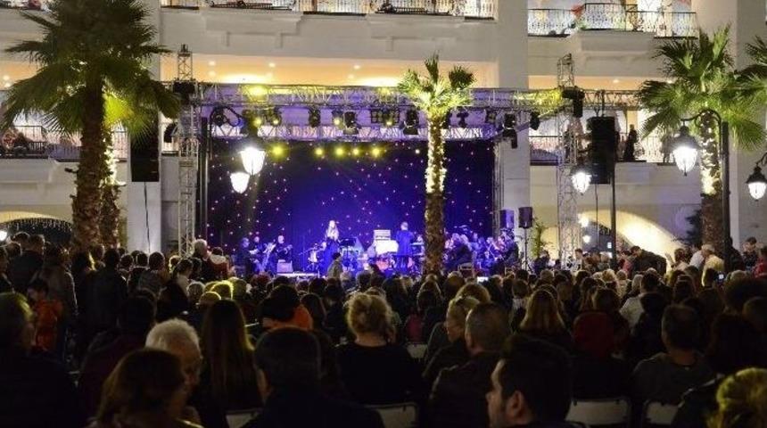 Mavibah&ccedil;e 1 Yaşında