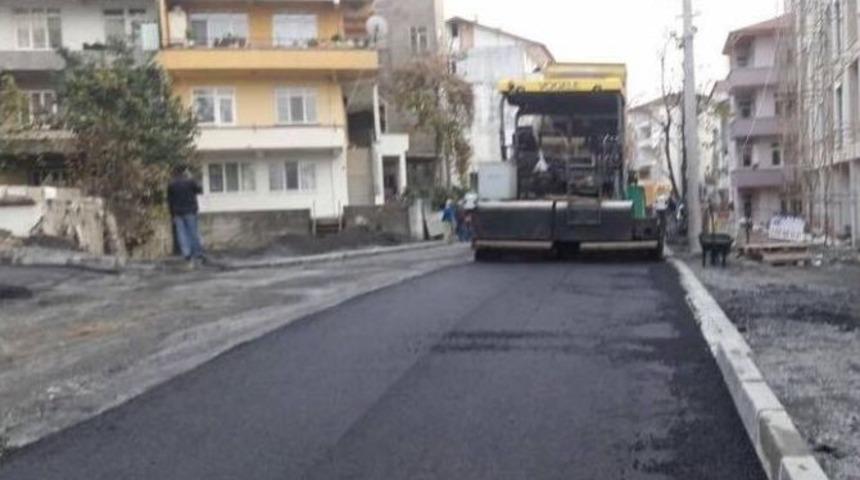 Ak&ccedil;akoca&rsquo;da Asfaltlama &Ccedil;alışması S&uuml;r&uuml;yor