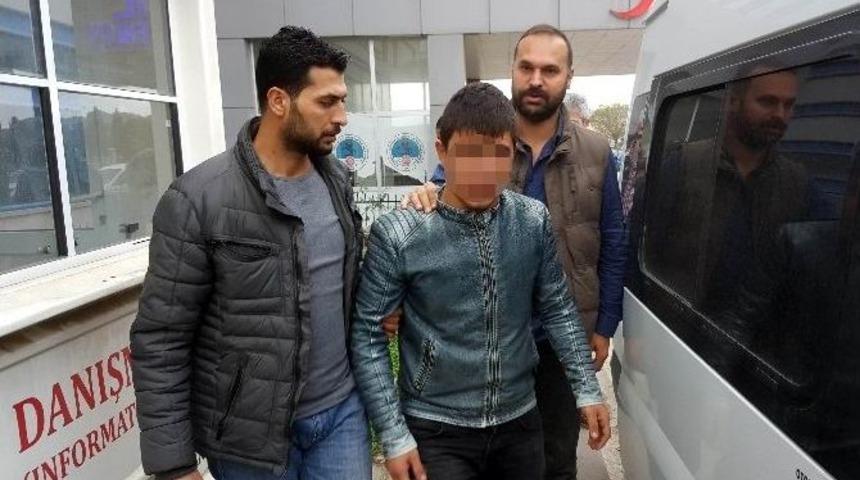 Silahla Bir Kişiyi Ağır Yaralayan 15 Yaşındaki &Ccedil;ocuk Teslim Oldu