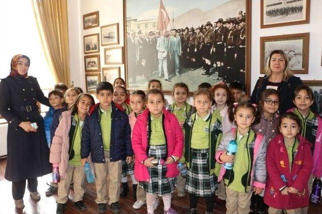 Minik &Ouml;ğrenciler Ata&rsquo;nın Evinde 2