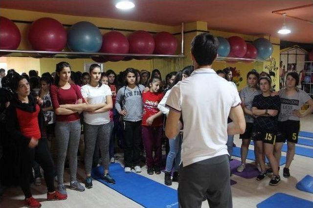 Siirt’in En Kapsamlı Spor Salonu Kadınlara Da Hizmet Vermeye Başladı