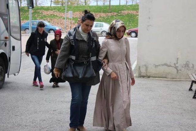 Sakarya'da Fetö Soruşturmasında Dernek Üyesi 7 Kişi Adliyeye Sevk Edildi