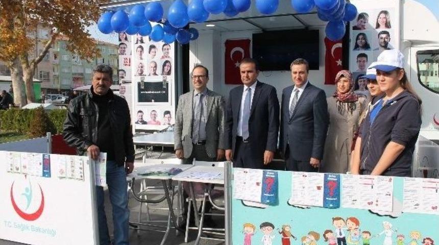 Diyabeti Anlatmak İ&ccedil;in Stant A&ccedil;tılar
