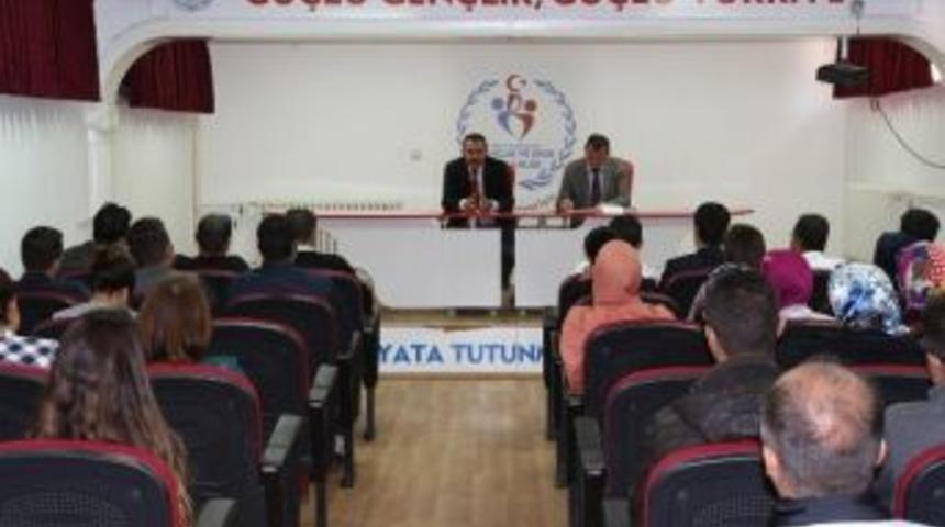 Karaman Gen&ccedil;lik Hizmetlerinde Aylık Personel Toplantısı Yapıldı