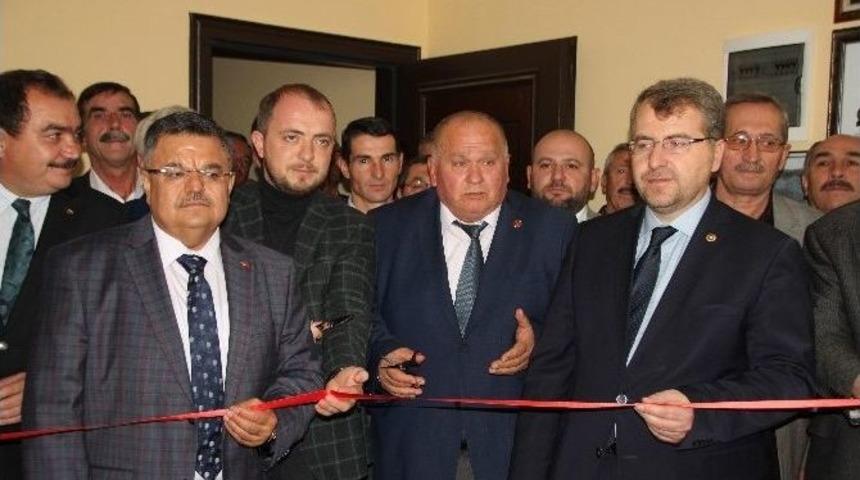 Bilecik&rsquo;te Muhtarlar Derneği A&ccedil;ılışına Ak Parti Tam Kadro Katıldı