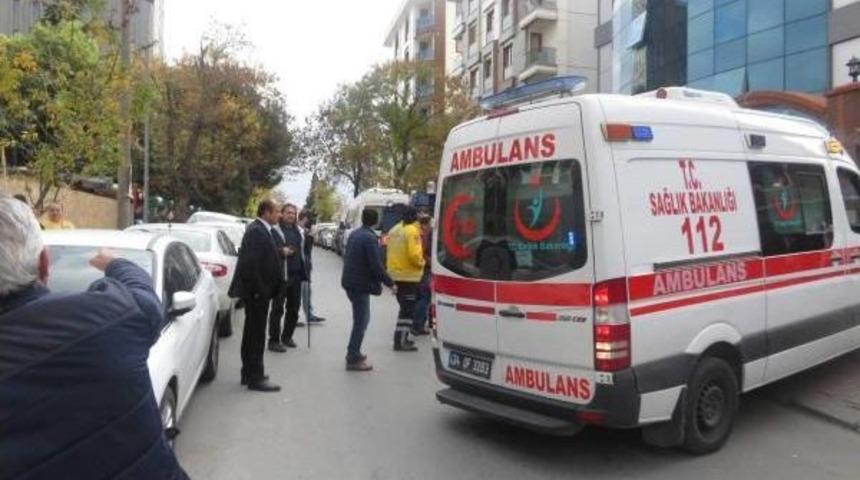 Kuryenin Getirdiği Paket Patladı; 3 Yaralı (1)