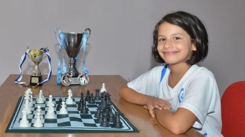 Satran&ccedil; Zirvesine &rsquo;yıldırım&rsquo; Damgası