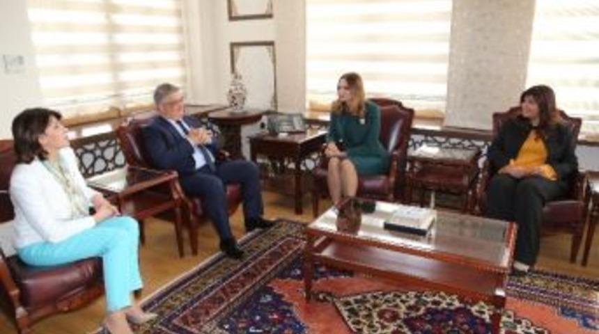 Azerbaycan Milletvekili Ganira Paşayeva, Vali Aykut Pekmez&rsquo;i Ziyaret Etti