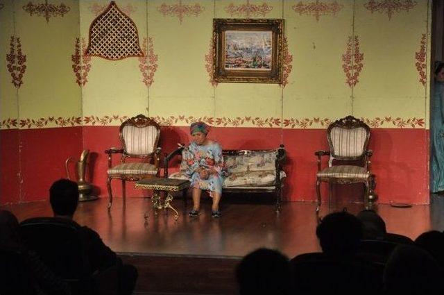 Kartal’da ’tesadüf-ü Müstesna’ Adlı Tiyatro Oyunu Sahnelendi 3