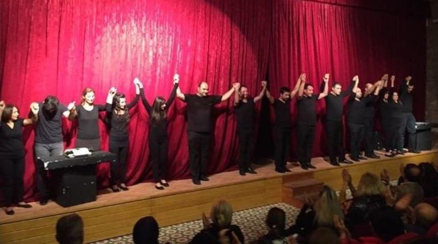 Maltepe Belediye Tiyatrosu, Silivri&rsquo;de Sahne Aldı