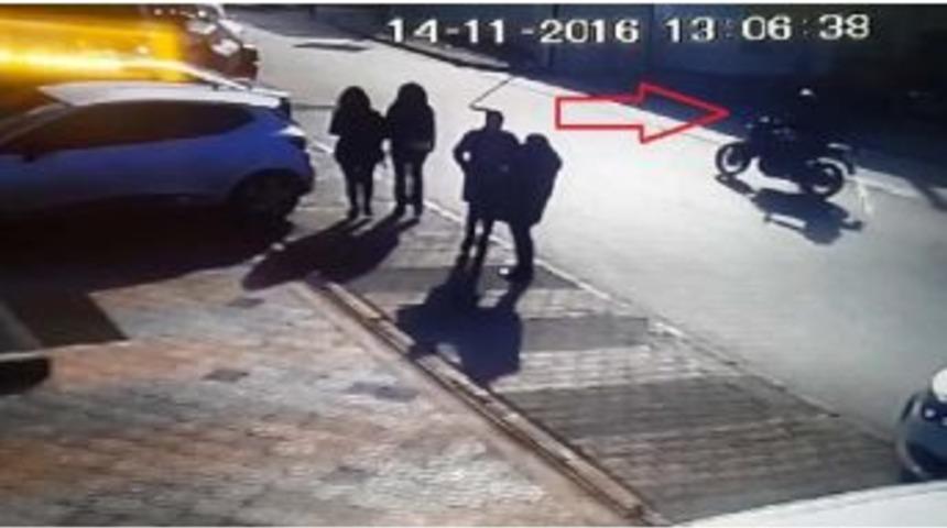 Maltepe'de Patlayan Paketi Getiren Kurye G&uuml;venlik Kamerasında