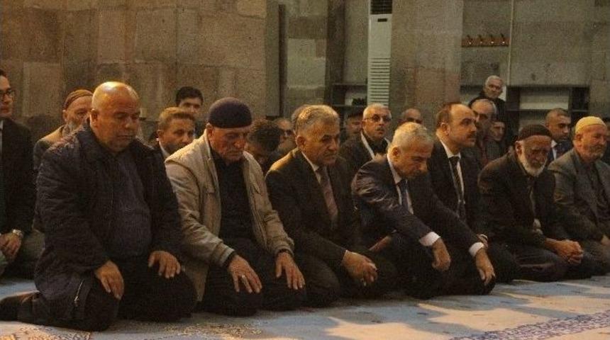 Şehit Kaymakam Muhammed Fatih Safitürk Ve Şehitler İçin Mevlit Okutuldu