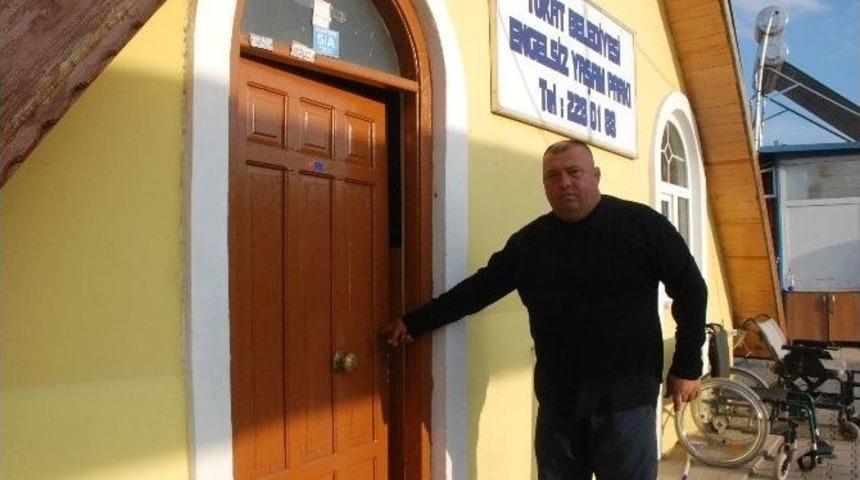 Engelsiz Yaşam Parkına Giren Hırsız 150 Lira Bozuk Para &Ccedil;aldı