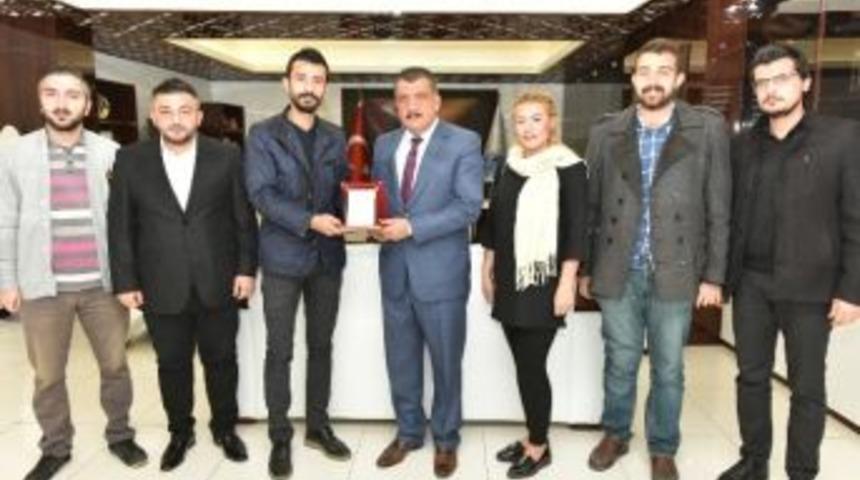 Ak Partili Gen&ccedil;lerden Başkan G&uuml;rkan&rsquo;a Ziyaret