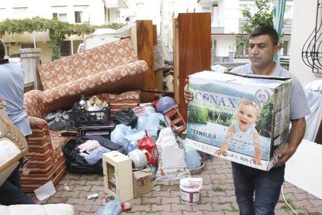 Kirayı Ödeyemeyip Sokağa Atılan 6 Çocuklu Aileye Belediye Sahip Çıktı