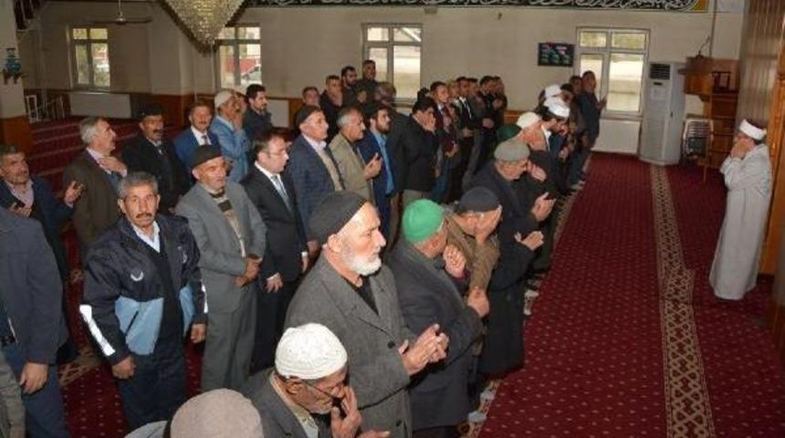 Şehit Kaymakam Safit&uuml;rk I&ccedil;in &Ccedil;atak'ta Gıyabi Cenaze Namazı