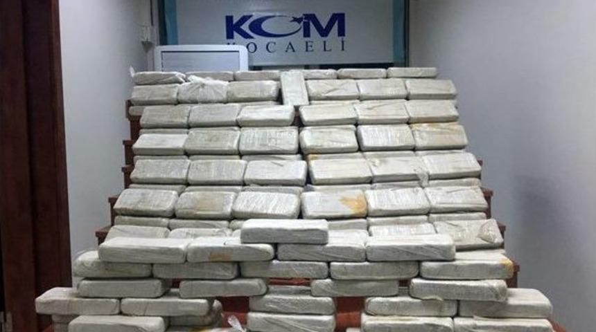 Kocaeli&rsquo;de Bir Ara&ccedil;ta 61 Kilo Uyuşturucu Ele Ge&ccedil;irildi