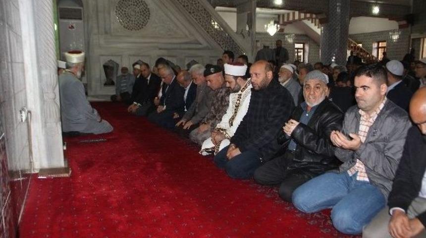 Şanlıurfa&rsquo;da Şehitler İ&ccedil;in Gıyabi Cenaze Namazı Kılındı