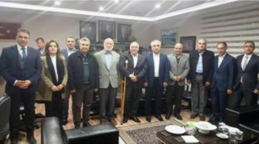 Bakan Yardımcısı Ersoy&rsquo;dan Altınova Belediyesi&rsquo;ne Ziyaret