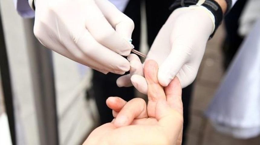 Diyabet G&uuml;n&uuml; Vesilesiyle Akm &Ouml;n&uuml;nde Stant A&ccedil;ıldı