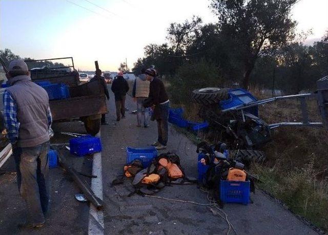 Balıkesir&rsquo;de Panelvan İle Trakt&ouml;r &Ccedil;arpıştı: 1 Yaralı 3