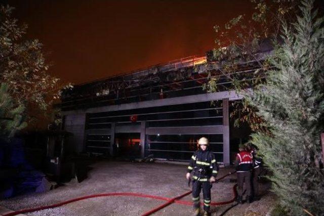 Bursa'da Otomobil Yedek Parça Fabrikasında Yangın