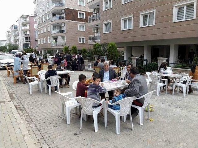 Aydın Memurkent Sitesi Şehitler İçin El Ele Verdi