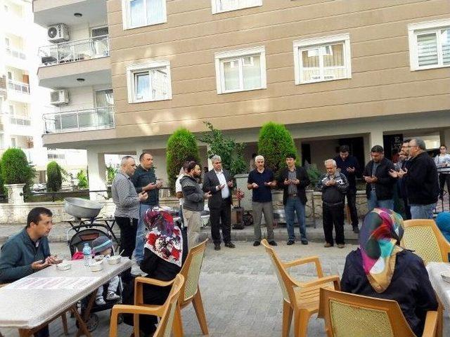 Aydın Memurkent Sitesi Şehitler İçin El Ele Verdi