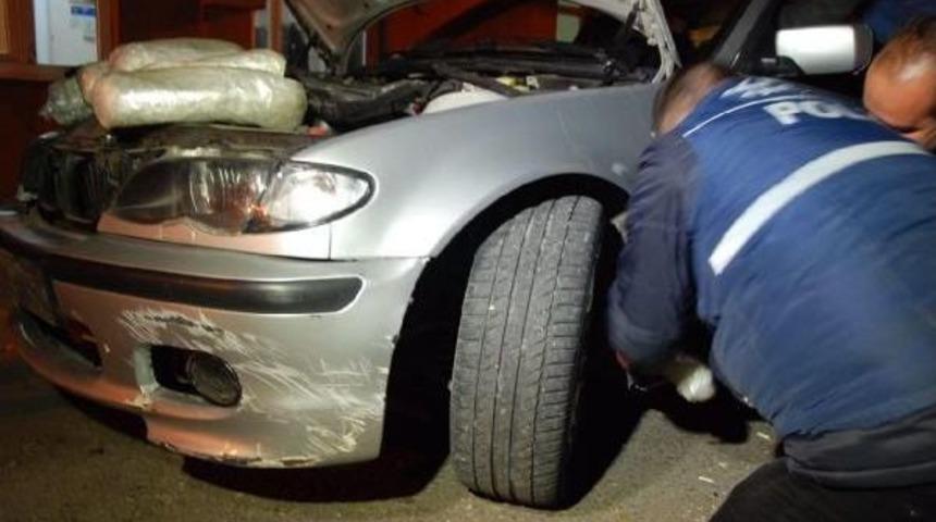 Otomobilin Gizli B&ouml;lmelerinde 15 Kilo Eroin Bulundu