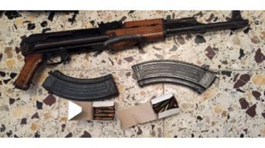 Uyuşturucu Operasyonunda Kalaşnikof Ele Ge&ccedil;irildi