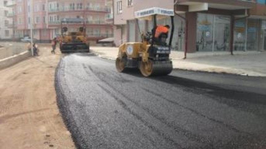 Beyşehir&rsquo;in Merkez Mahallelerinde Sıcak Asfalt D&ouml;nemi