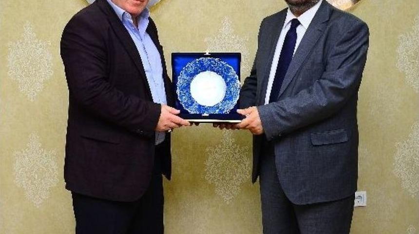 Suriye Ge&ccedil;ici H&uuml;k&uuml;meti Eski Başbakanı Tuma&rsquo;dan Memur-sen&rsquo;e Ziyaret