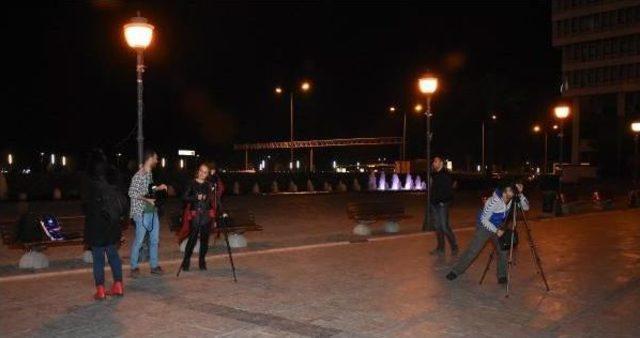 Konak Meydanı nda Ay Manzarası 3