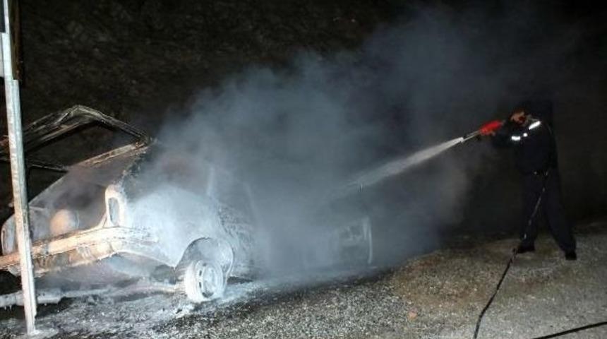 Lpg'li Otomobil Yangında Kül Oldu