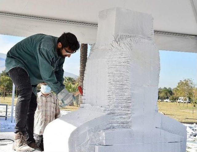 İzmir İ&ccedil;in Yontuyorlar 2