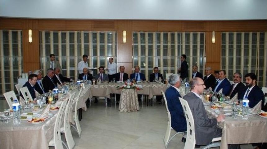 Vali Erin Aşiret Liderleriyle Bir Araya Geldi