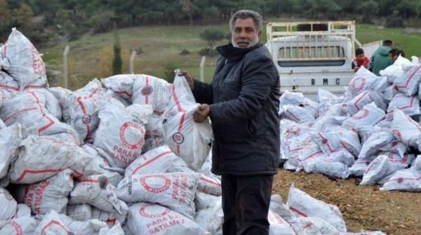 Edirne'de 'yoksul K&ouml;m&uuml;r&uuml;' Dağıtımına Başlandı