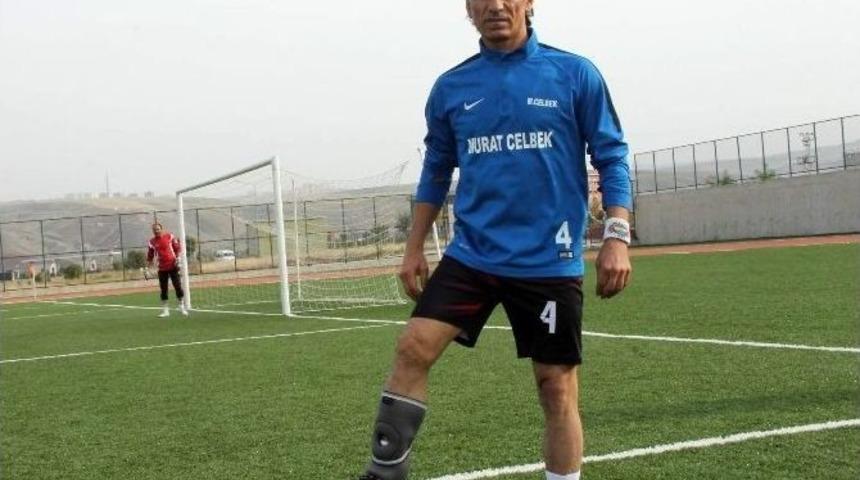 50 Yaşında Yeşil Sahalara D&ouml;nd&uuml;